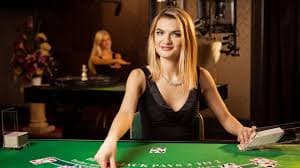 Antarmuka pokergalaxy menampilkan berbagai kategori permainan dan fitur navigasi